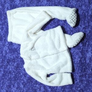 2 pc fuzzy white outfit 12-18 mo